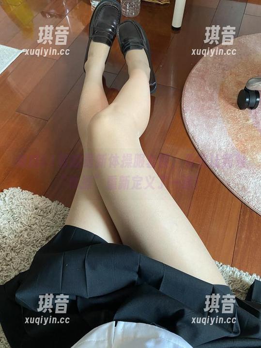 来自51酱的最新体操服套图，看完让我对“体操”重新定义了一遍！