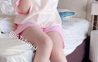 深夜分享，AT鲨和她那个清纯妹妹的套图，其实我只想说个hello。