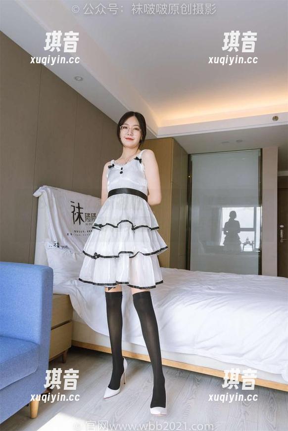 BoBoSocks袜啵啵-芝士 BoBoSocks袜啵啵 - 拖鞋的智慧:芝士挑逗私拍美图的极致哲学