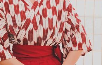 GIRLT果团网 – 蜜桃Q妹儿的免费裸足合集，隐约露出些小期待