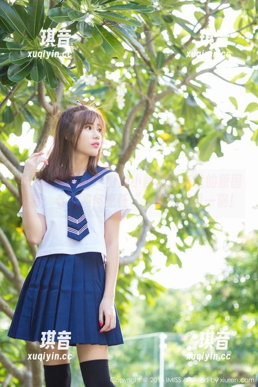 IMiss爱蜜社 - 厨娘小丽莎萌萌哒的原图福利：看她如何烹饪“欢乐”只需一锅！