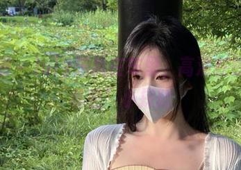 微密圈 – July芝岚在车里，高清在线的“私密”小探险