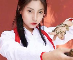 MiiTao蜜桃社 – 当E杯奶茶变身摄影师，最新的美图大胆揭晓女友的另一面！