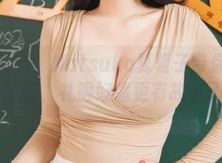 原图的诱惑：Natsuko夏夏子带你穿越崩坏星穹，礼服好像更有故事了…