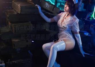 懒得用力的造型,Neko薇薇的黎塞留泳装处处都想撩一撩。原图能不能摆脱那么多修图?