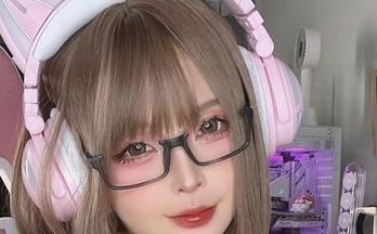 理珠酱写真出来了，SayoMomo你又要让人调整坐姿，沉陷其中了嘛？