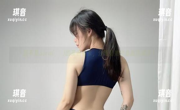 这不是Sira(시라)的圣诞贺卡，分明是她化身的花仙子！