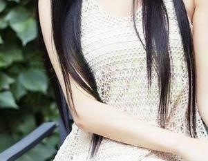 TouTiao头条女神 – 牛仔裤定制后的何娇娇，风味不可小觑