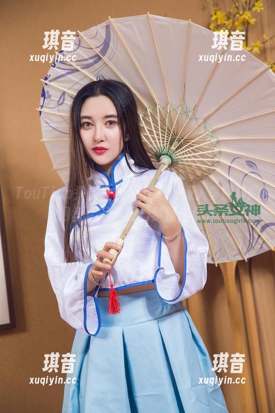 TouTiao头条女神 - 无意间探入李丽莎的网盘，写真随幽梦慢慢展开