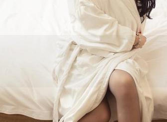 TouTiao头条女神 – 给松果儿的无圣光征服，连体衣，但你能不能再加点儿细节？