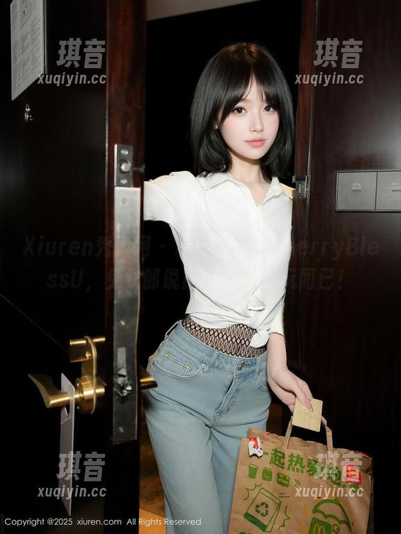 Xiuren秀人网 - 原图放送：CherryBlessU，兔女郎说原本只想玩玩而已！