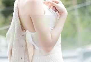 Xiuren秀人网 – 原图来了，伊小七MoMo的婚纱，分享这一抹奇特的味道
