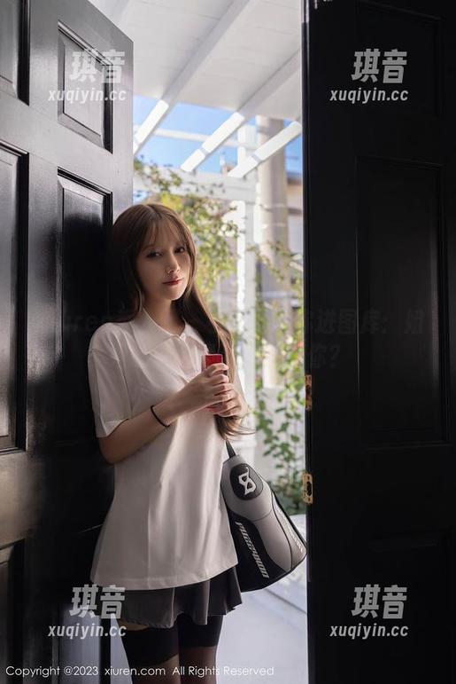 Xiuren秀人网 - 小纯子带你进图库：姐姐的魅力是否能征服你？