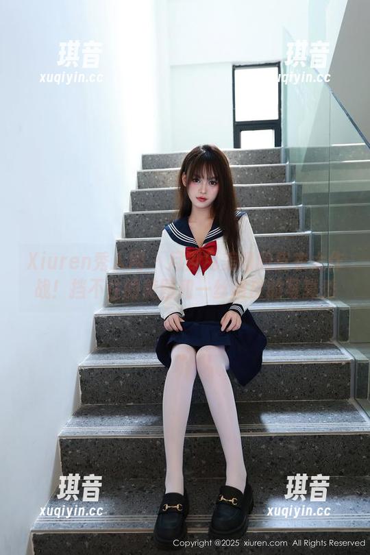 Xiuren秀人网-月野兔美妞 Xiuren秀人网 - 月野兔美妞的皮衣大作战!挡不住的美图和一丝调皮的写真秀