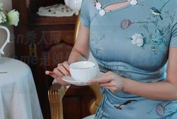 Xiuren秀人网 – 最新写真集，来看看杨晨晨Yome是如何在瑜伽垫上找到人生的迷！？
