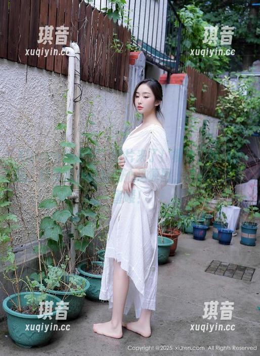 Xiuren秀人网 - 图片来了！模特悦悦的美腿，快帮我捉住我的心这原图，该说不说厉害喽！
