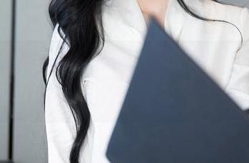 Xiuren秀人网 – 不只是可爱，白兔西希的这套作品值得深度调研