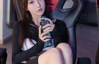 Xiuren秀人网 – 这不是简单的图片，这是芝芝Booty的丝袜腿臀合集中每一张的态度