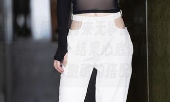 Xiuren秀人网 – 闲来无事就来看雨儿酱eve的万圣节作品，结果心底偷偷期待她能来一套激萌的搭配。