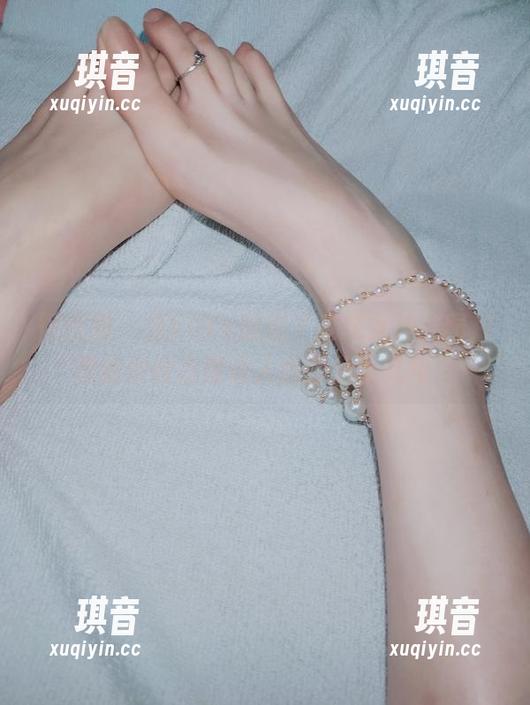 微密圈 - 当YuYu超甜丫变成女神，图片里的冷峻态度让人也想分享几句。