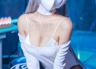仙女月的户外写真图集，草地上的精灵现身了！