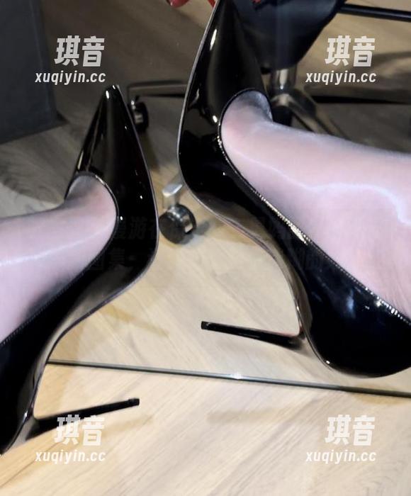 微密圈 - 漫游在保守的二舅妈的黑白世界，最新图集，让人边看边犯迷糊的妙趣！