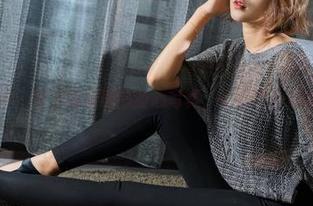 克拉女神 – 要下载珊珊的甜心写真，记得带上你的勇气！