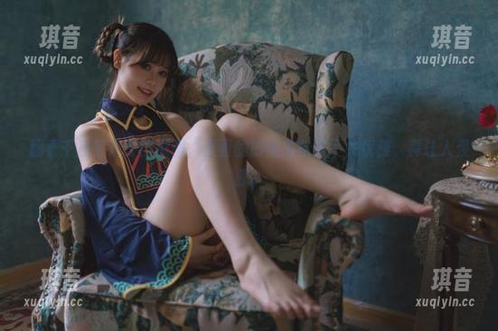 千反田鹿子 翻看千反田鹿子的原图,里面的厨娘放松又不失优雅,真让人羡慕。