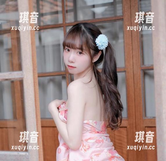 可可小白兔 这组图片更新,完全是可可小白兔的体操服少女日常,乍一看还挺诱人的。
