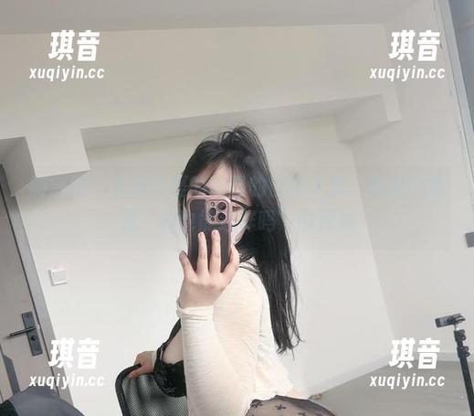 微密圈 - 看到可爱的肉巴的自拍合集，脑海中满是“我也能这样吗”的疑惑