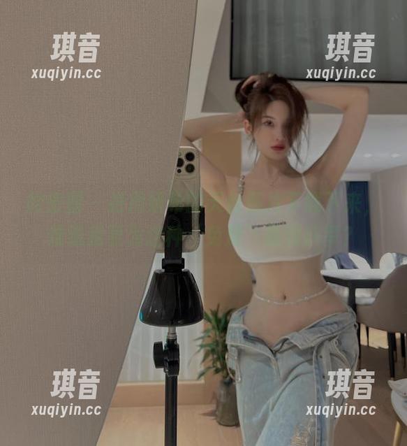 微密圈 - 把周妍希的天台照片下载下来，难道我要为这种‘免费’感到庆幸？