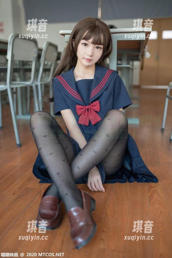 喵糖映画 最新喵糖映画,画室的少女们被制服围得严严实实,照片太会卖萌了!