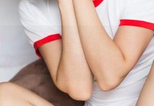 头条女神 – 每张分享出来的写真，钟晴好像都在问我：看见我的可爱了吗？
