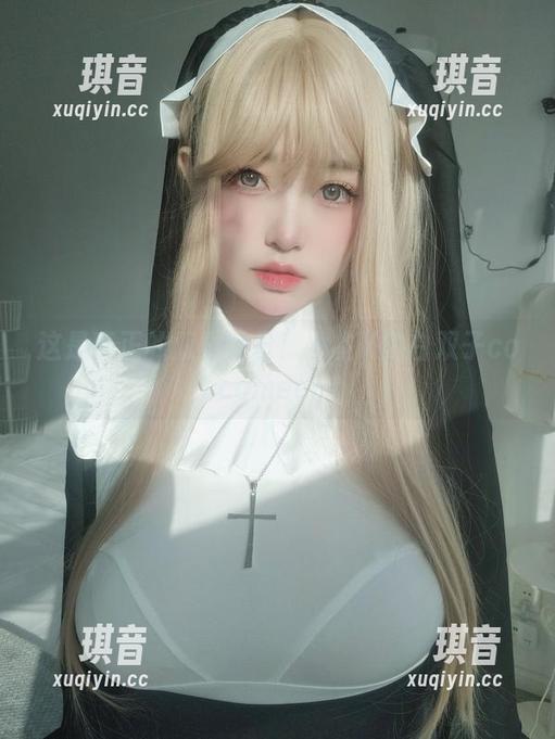 这是真正的双重身份！女主K的白双子coscomeon！
