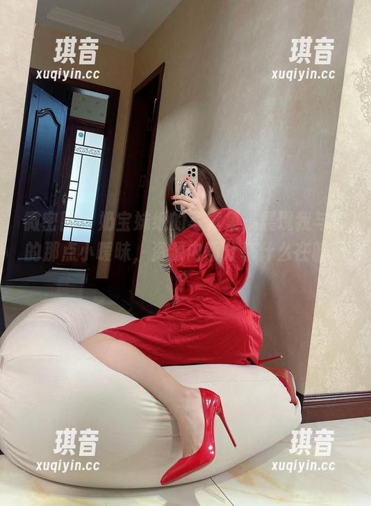 微密圈 - 奶宝妹纸的写真集，展现我与你的那点小暧昧，资源内部分享什么在暗示？