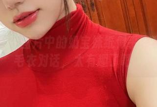 微密圈 – 图片中的奶宝妹纸似乎在和定制毛衣对话，太有趣了吧！