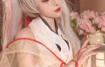 泳装中的奶狮不咬人，原图传达的不仅是身材，更多的是‘我在干嘛’的迷惑！照片跟风来波！