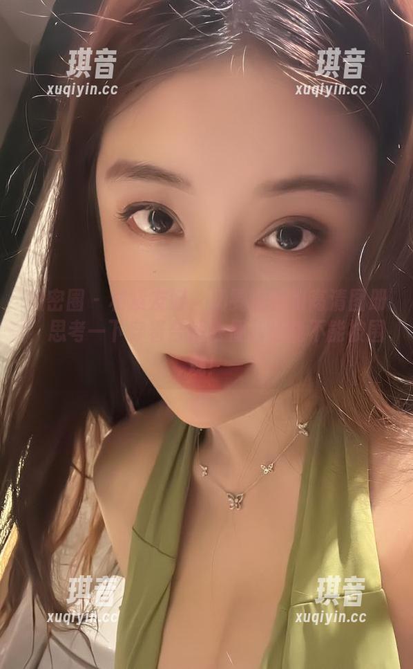 微密圈 - 材质友好：奶雯的旗袍高清图册，思考一下穿着合适去便利店能不能被围观！