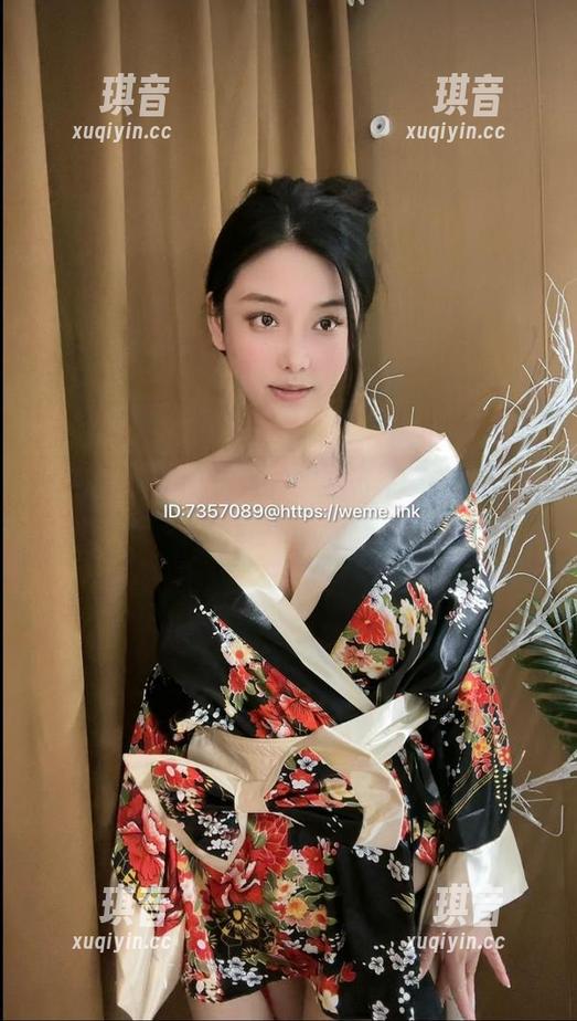 微密圈 - 别问，奶雯的油亮写真首先得先擦掉浮粉
