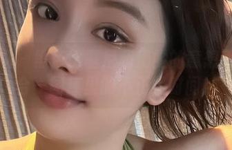 微密圈 – 黑色比基尼和奶雯的意想不到组合—图库里的不正经时间！