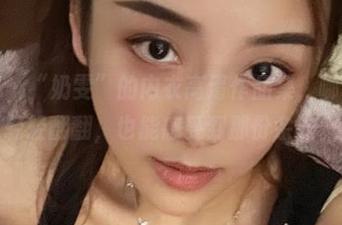 微密圈 – “奶雯”的内衣高清作品集，哪怕只是轻轻翻翻，也能感受到那份余韵。