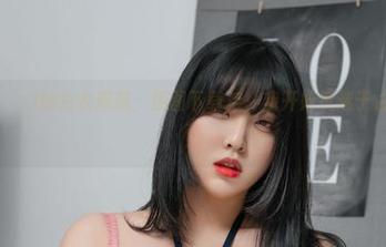 宋哈娜(송하나)的白衣飘飘：原图下载后，我开始沉迷于白色的单品！