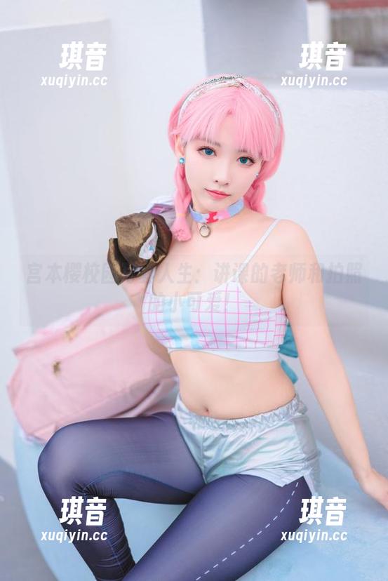 宫本樱校园写真人生：讲课的老师和拍照的小可爱！