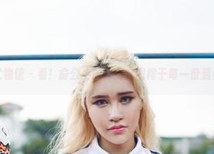 尤物馆 – 看！俞公主的修女套图榨干每一份温柔