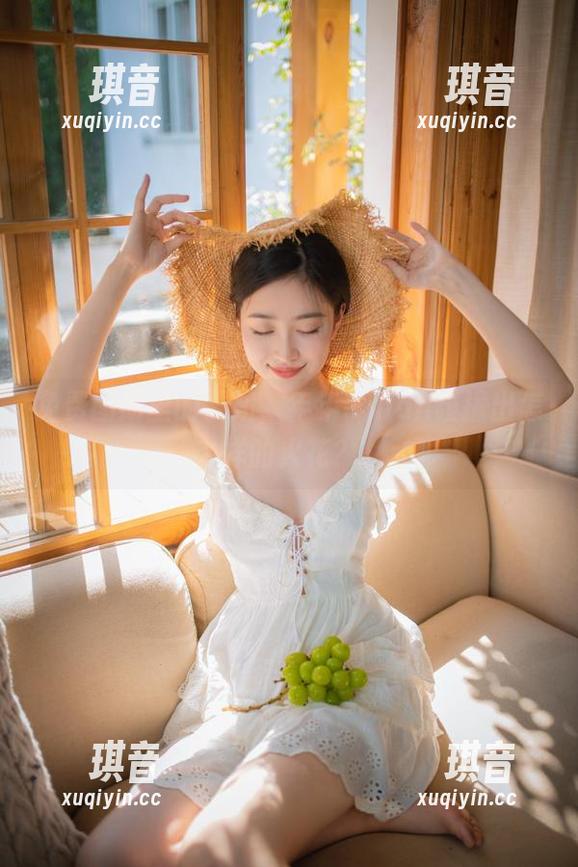 免费图册里的学姐，年年Nnian碰撞出怎样的火花？