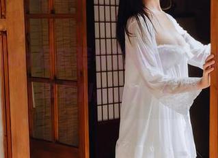 年年Nnian在套装中的舞动，一点都不“年年Nnian”！