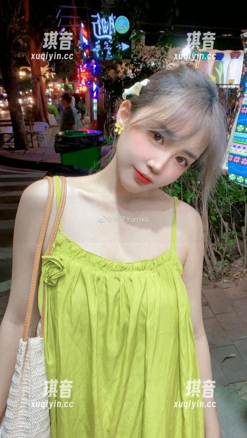 御子Yumiko的夏日私拍，资源清爽得让人想出门玩水。