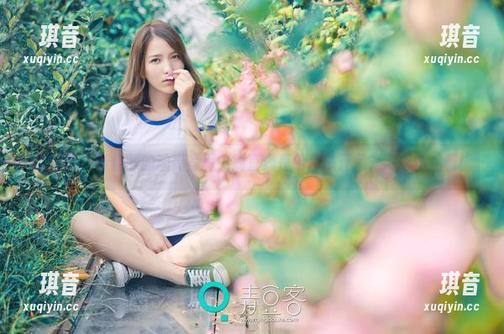 推女神 - 叶佳颐的油亮写真，简直像是给皮肤开了光...不信你看！