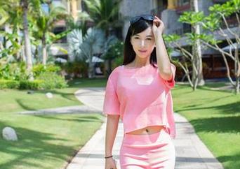 推女郎 – 少女的王李丹尼：合集里的每一幅，都像是提醒我不再年轻。