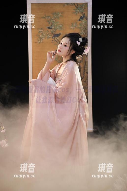 一探桃暖酱的居家cos，一个高清场景就让我想为她打Call。